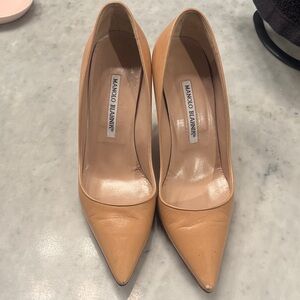 Manolo Blahnik Beige Leather Heels